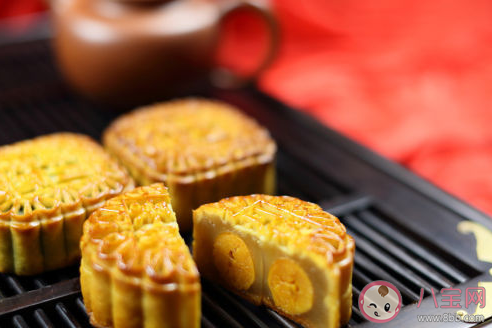 上海警方查獲18萬(wàn)個(gè)假冒品牌月餅是怎么回事 假冒月餅吃了會(huì)有什么問(wèn)題嗎