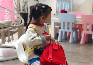 陪女兒逛街心情發朋友圈說說 帶女兒去逛街心情感言大全