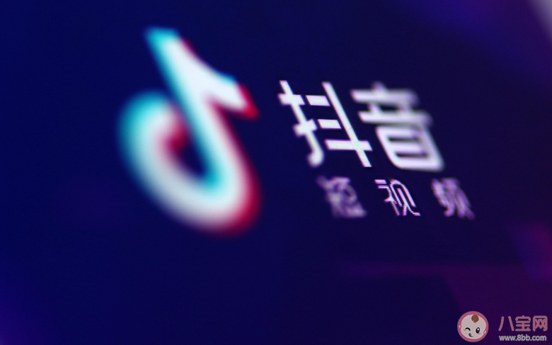 抖音曾經你不厭其煩的寵著我是什么歌 《黑色》完整版歌詞在線試聽