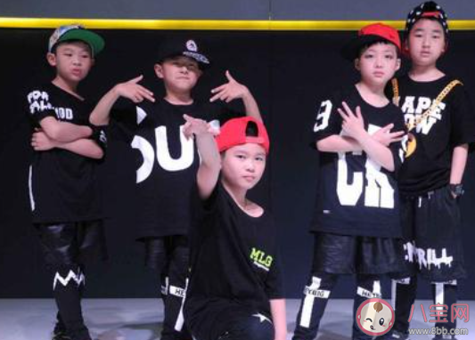 花三千五學的街舞是什么意思什么梗 花三千五學的街舞梗的出處是什么