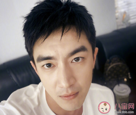 林更新被大姐攔車門要合影是怎么回事 師太比劃比劃是什么梗