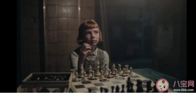 《女王的棋局》里女主老師上課講的文章是什么 Not Waving but Drowning全文內容 《女王的棋局》里女主老師上課講的文章是什么 Not Waving but Drowning全文內容