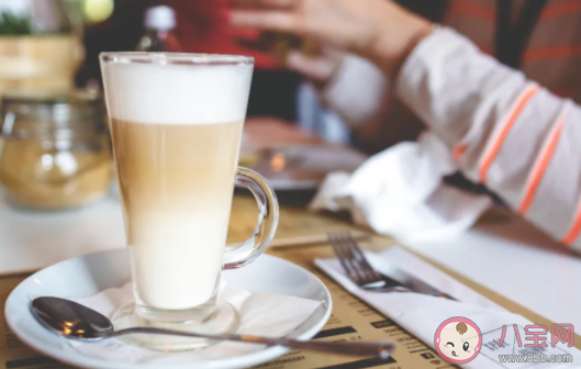 天天喝奶茶瘦20斤是怎么回事 經(jīng)常喝奶茶的危害