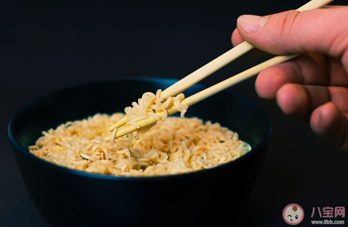 方便速食食品的紙盒內(nèi)壁有一層光滑的涂層是什么東西 螞蟻莊園11月15日答案最新