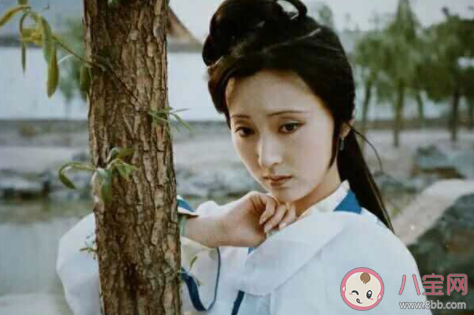 林黛玉倒拔垂楊柳是什么意思什么梗 林黛玉倒拔垂楊柳下一句是什么 林黛玉倒拔垂楊柳是什么意思什么梗 林黛玉倒拔垂楊柳下一句是什么