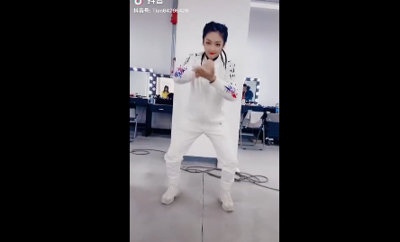 華彩少年制服是怎樣的 選秀制服哪個最好看