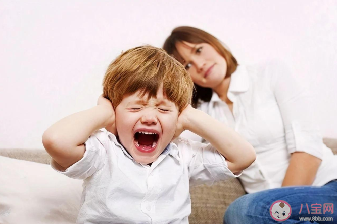 父母能容忍孩子鬧脾氣的底線是什么 孩子鬧脾氣應該怎么辦