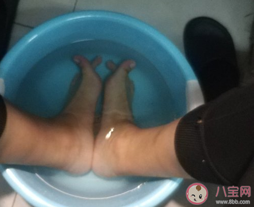 冬天泡腳的說說朋友圈句子 天冷泡腳心情感慨句子