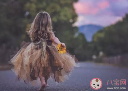 愛上你算我失控情不由衷陷入牢籠是什么歌 《失控》完整版歌詞在線聽歌