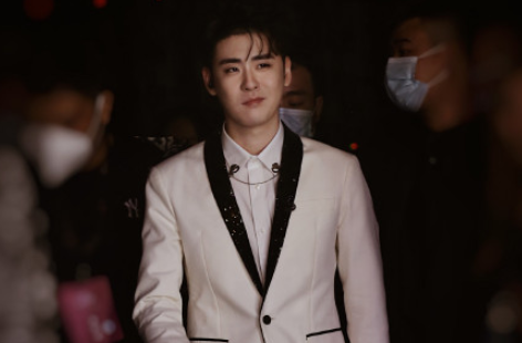 張云雷年度最具突破男歌手 丁太昇評價說了什么