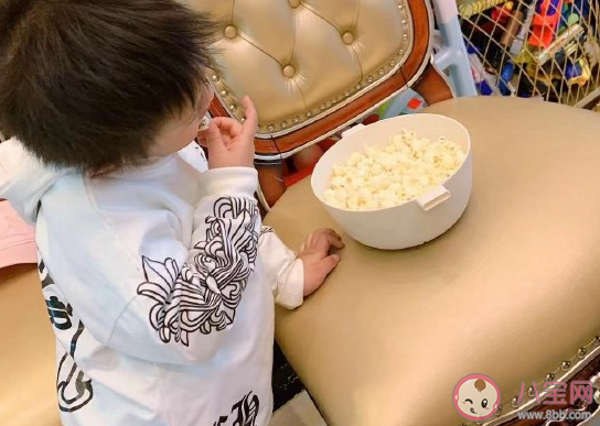 第一次做爆米花的心情說說句子 自制爆米花成功發朋友圈文案