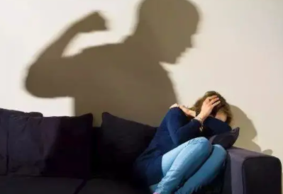 辨別對方是否有家暴傾向的方法 有家暴傾向的人有哪些特點