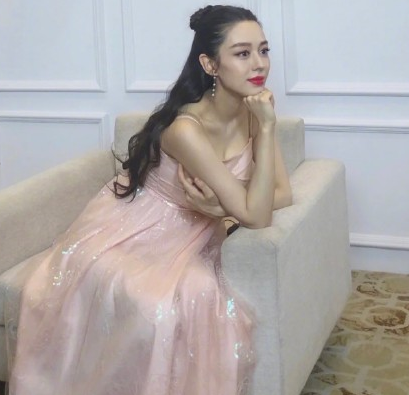 吉娜懷孕7個月狀態(tài)是怎樣的 為什么女明星懷孕后身材不走樣