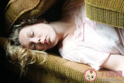 從小缺愛的女生會有哪些特征 女生從小缺愛的表現