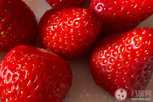 2020關于冬天吃草莓的心情文案說說 吃到草莓的唯美簡短句子