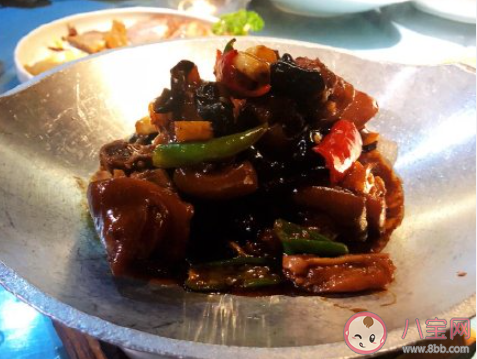 年底部門聚餐吃飯的朋友圈說說 年底公司部門聚會的說說句子