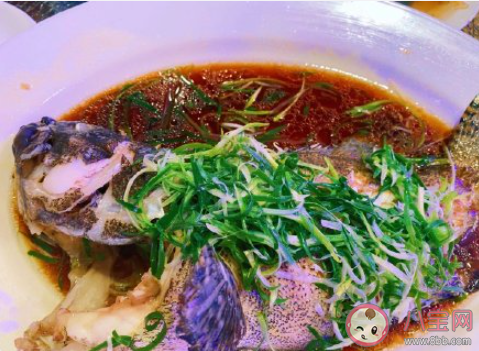 年底部門聚餐吃飯的朋友圈說說 年底公司部門聚會的說說句子