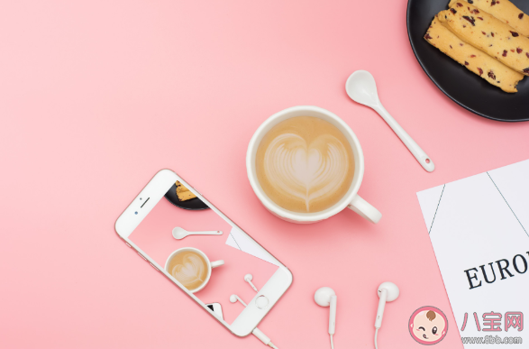 邊吃飯邊玩手機會胖嗎 邊吃飯邊玩手機對健康有什么影響