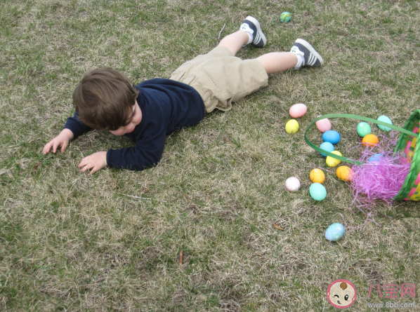 孩子每天摔倒幾次是正常的 孩子總摔倒可能是什么問題