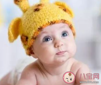 冬季出門怎么給寶寶戴帽子 如何挑選合適的帽子