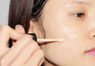 化妝萬(wàn)能遮瑕公式 關(guān)于遮瑕的小知識(shí)技巧