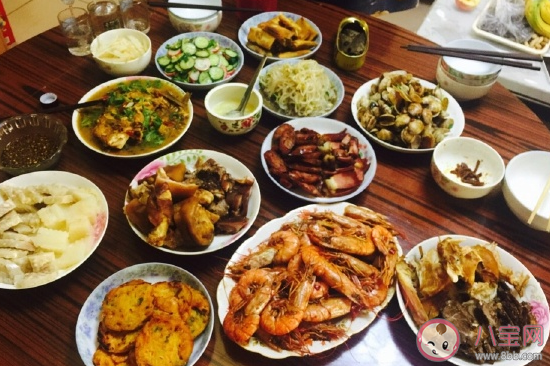 忙碌一年回家過年說說 在外打工回家過年感慨大全