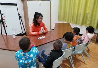 回家陪孩子的心情說說 回家見寶寶感言感慨句子