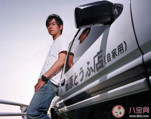 周杰倫送王俊凱AE86是怎么回事 AE86是哪部電影里的車