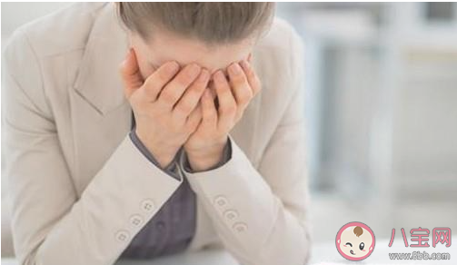 小伙裸眼在0.15毫米毛發上刻字是怎么回事 哪些習慣可以保護視力