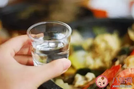 白酒和啤酒哪一種對肝臟的傷害大 一次醉酒肝臟多久恢復 白酒和啤酒哪一種對肝臟的傷害大 一次醉酒肝臟多久恢復