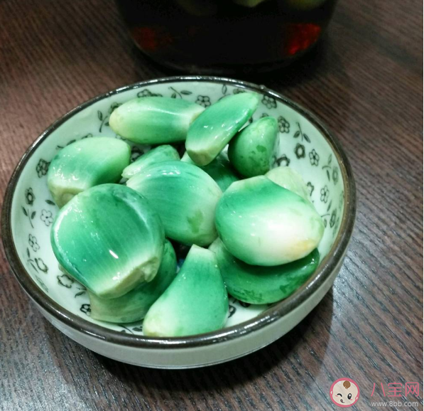 變了色的大蒜和洋蔥還能吃嗎 大蒜洋蔥為什么會變色