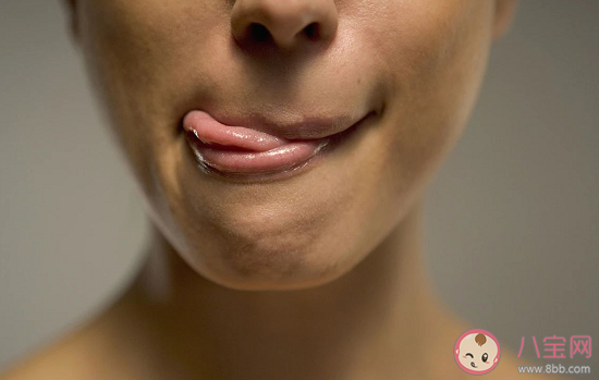 嘴唇越舔越容易干裂是因為什么 支付寶螞蟻莊園1月17日問題 嘴唇越舔越容易干裂是因為什么 支付寶螞蟻莊園1月17日問題