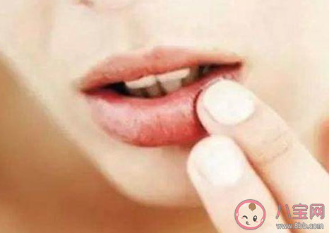 嘴唇越舔越干裂是因?yàn)?螞蟻莊園1月17日答案 嘴唇越舔越干裂是因?yàn)?螞蟻莊園1月17日答案