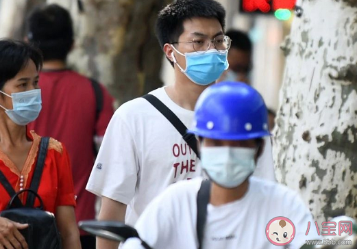 冬天戴口罩有水珠是怎么回事 冬天怎么戴口罩才不會濕