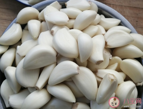 腌臘八蒜的發朋友圈說說 自己腌的臘八蒜文案大全