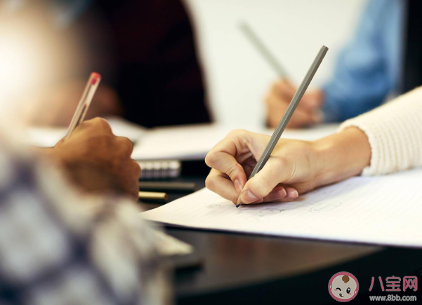 剛上大學(xué)感覺自己沒有方向感怎么辦 如何度過大學(xué)迷茫期