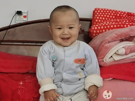 寶寶會站起來發朋友圈說說 寶寶會站的心情短語大全