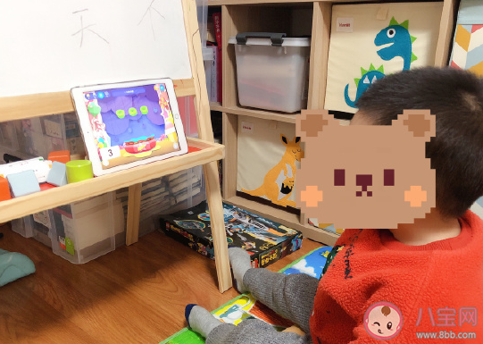 兒子會認字了想發(fā)個朋友圈說說 小孩子認真識字家長感言。