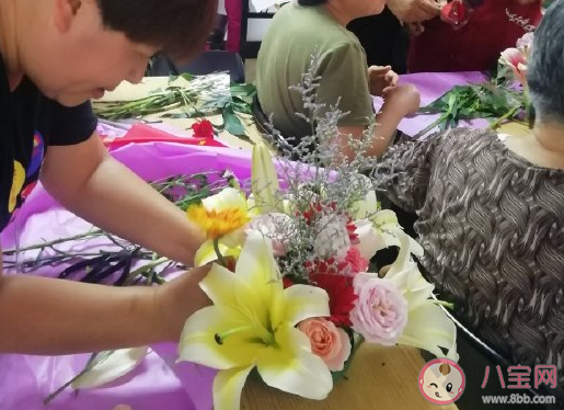 自己動手插花心情句子 曬自己插花朋友圈說說