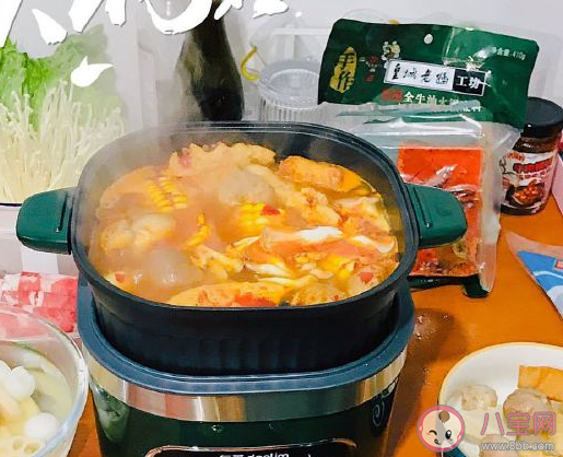  形容一家人吃火鍋的幸福 一家人吃火鍋心情短語