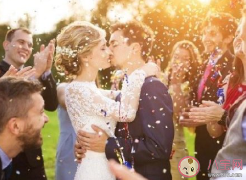 結婚和誰過都一樣嗎 婚姻和戀愛有什么區別