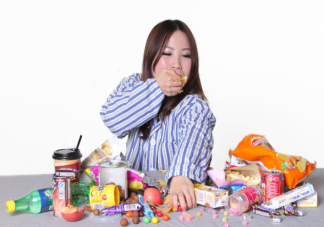 暴飲暴食會引發(fā)急性上消化道出血嗎 春節(jié)期間養(yǎng)成健康的飲食習慣