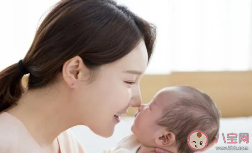 寶寶三月認母是從第三個月開始的嗎 寶寶認識母親有什么表現 寶寶三月認母是從第三個月開始的嗎 寶寶認識母親有什么表現