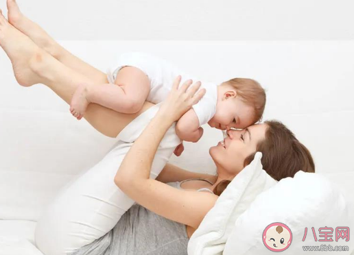 哺乳期到底能不能染頭發 哺乳期染了頭發還能喂奶嗎 哺乳期到底能不能染頭發 哺乳期染了頭發還能喂奶嗎