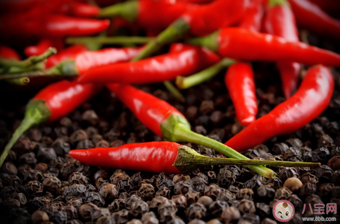 哺乳期吃辣會(huì)影響奶水質(zhì)量嗎 哺乳期吃辣會(huì)導(dǎo)致回奶嗎 哺乳期吃辣會(huì)影響奶水質(zhì)量嗎 哺乳期吃辣會(huì)導(dǎo)致回奶嗎