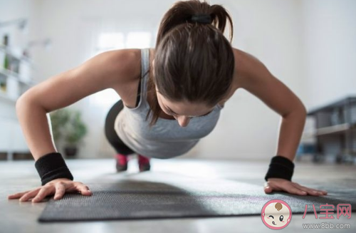 做俯臥撐全身酸痛怎么辦 做俯臥撐肩膀疼還能繼續做嗎 做俯臥撐全身酸痛怎么辦 做俯臥撐肩膀疼還能繼續做嗎