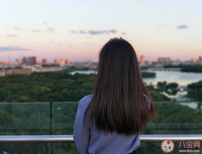 面對一個不喜歡自己的人還要不要堅持 喜歡的人不喜歡自己怎么辦