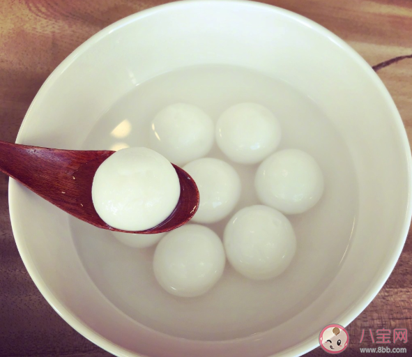 3歲內的寶寶可以吃湯圓嗎 吃湯圓不好消化怎么辦 3歲內的寶寶可以吃湯圓嗎 吃湯圓不好消化怎么辦