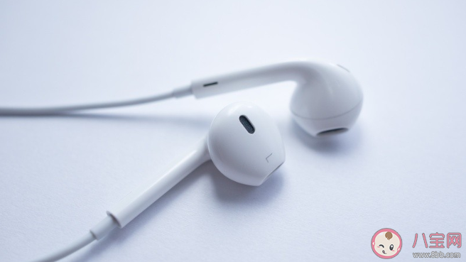 耳機(jī)音量不要超過最大音量的多少 如何戴耳機(jī)才能保護(hù)聽力