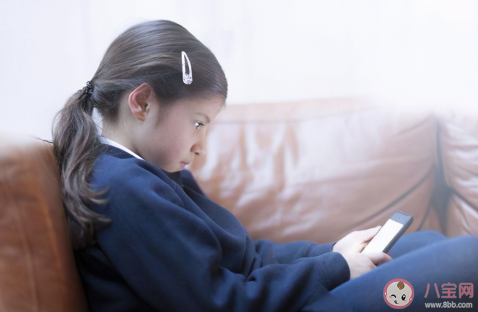 孩子沉迷手機不學習怎么辦 沉迷手機防治網癮攻略 孩子沉迷手機不學習怎么辦 沉迷手機防治網癮攻略